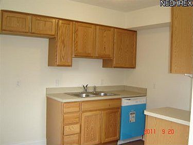 3rd image of 813 Washington Ave