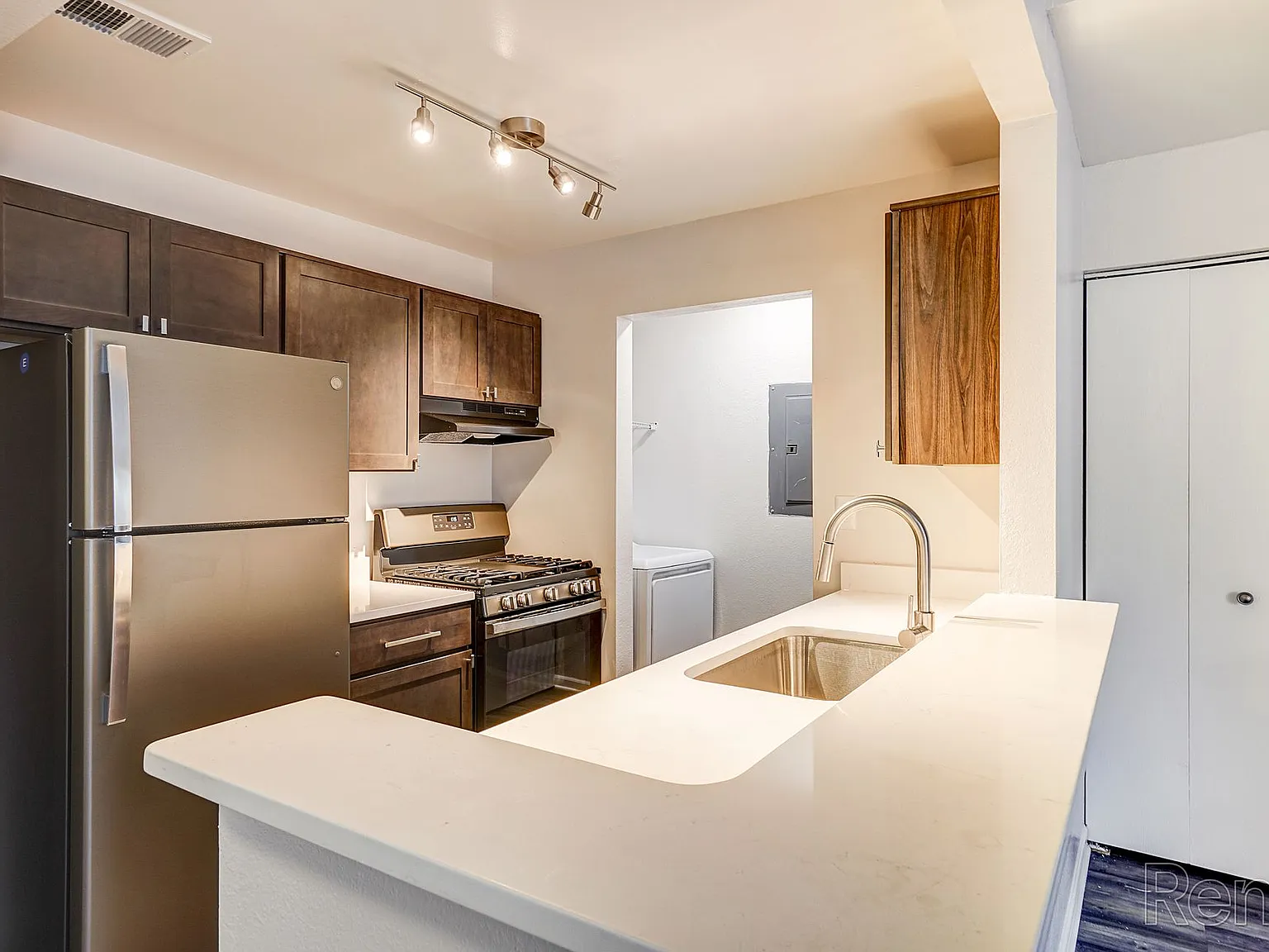 Fountain Park Apartments — Photo 1