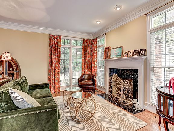 4th image of 3829 Farrcroft Dr