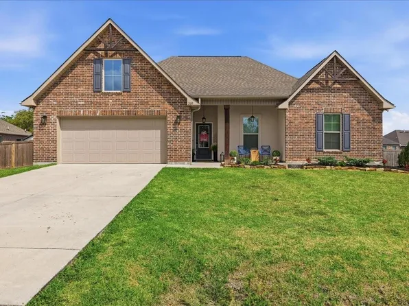 200 Zachary Ln, Bridge City, TX 77611