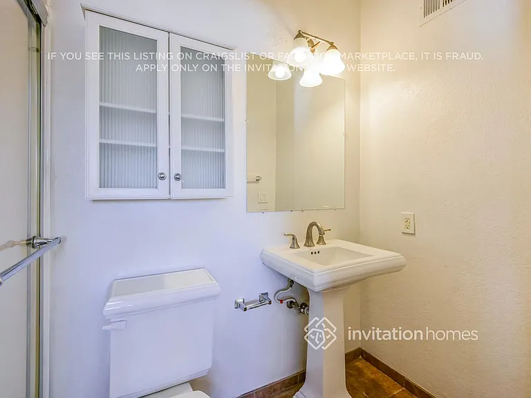 705 N Pine St — Photo 11