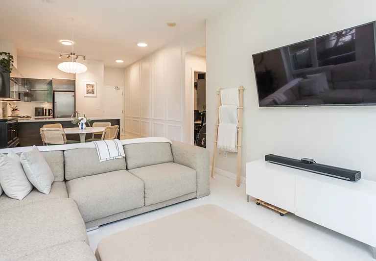 1252 Hornby St #401 — Photo 3