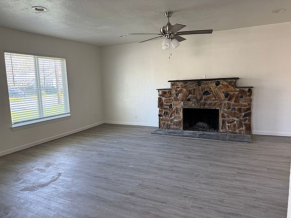 4th image of 1140 Sonoma Ave #A