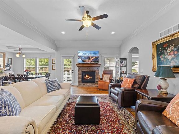 4th image of 15416 Juniper Ln