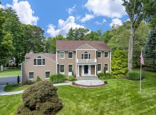 8 Leeds Ln, Darien, CT 06820
