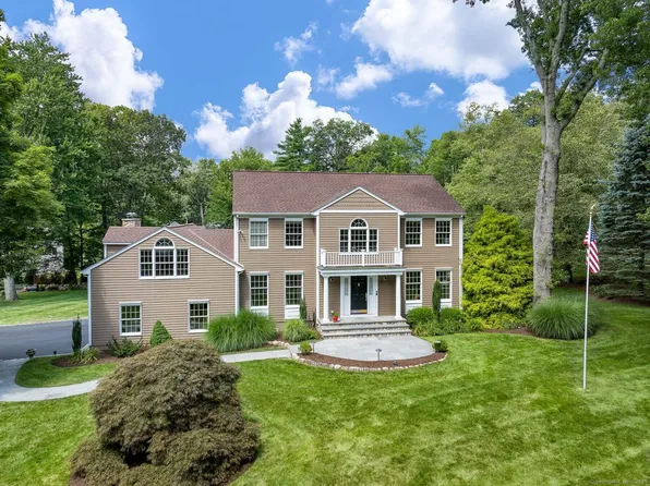 8 Leeds Lane, Darien, CT 06820