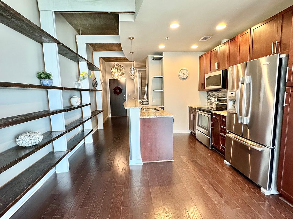 Updated appliance, kitchen and dining area