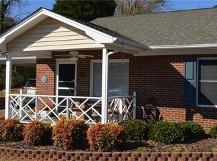 2035 S Main St, Mount Airy, NC 27030