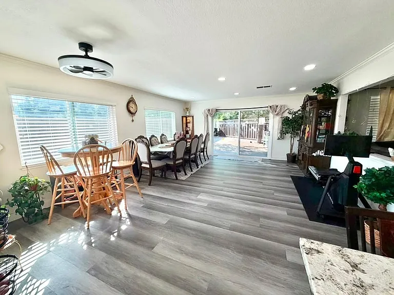 7293 Valley Trails Dr — Photo 8
