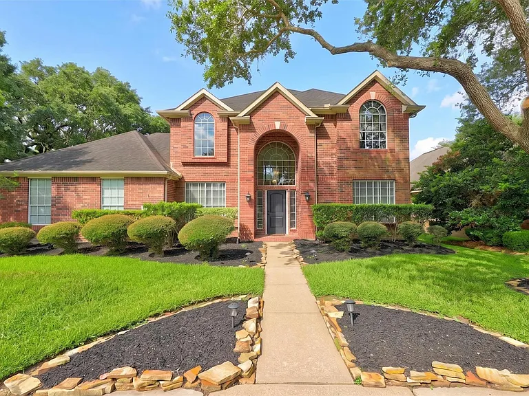 108 Oak Creek Ln — Photo 1