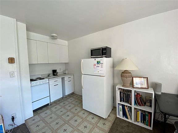 5th image of 11850 Edgewater Dr APT 516