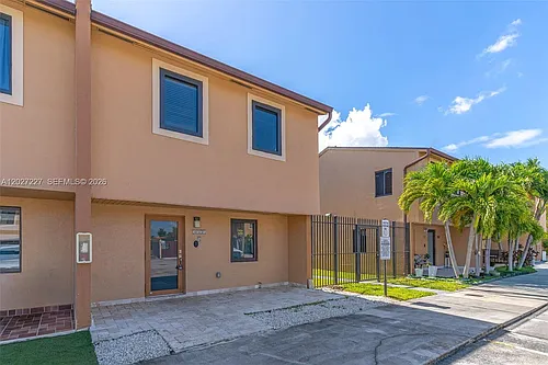 3771 SW 99th Ave #4 Photo 1 3771 SW 99th Ave #4 Photo 1