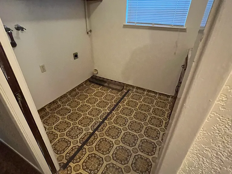 7 Lyon Ave — Photo 9