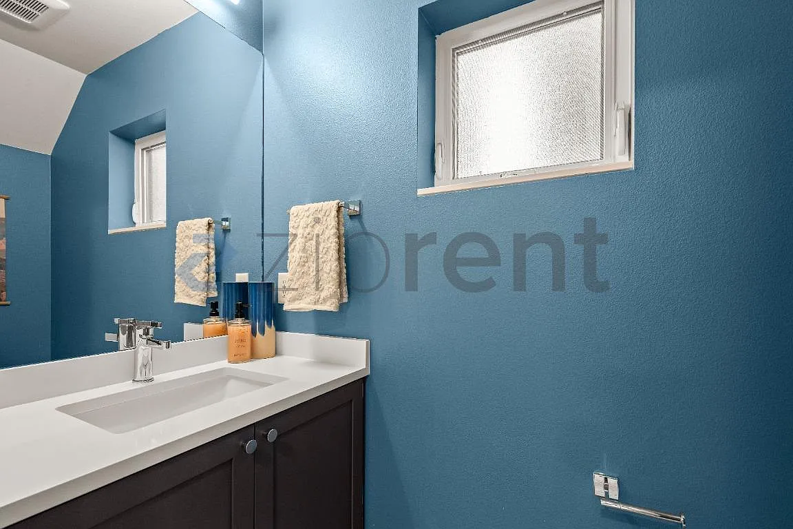 2 bed, 2.5 bath, 959 sqft, $3,500 — Photo 4