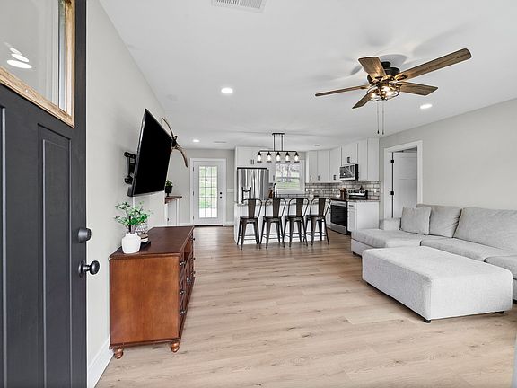 4th image of 5112 Will Jackson Rd