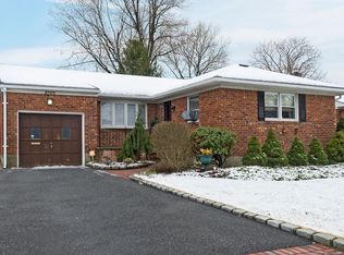 3876 Lawrence Rd, Seaford, NY 11783