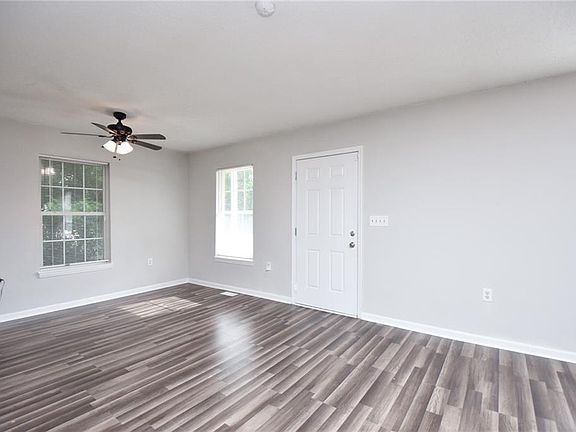 5th image of 1716 Glenn St