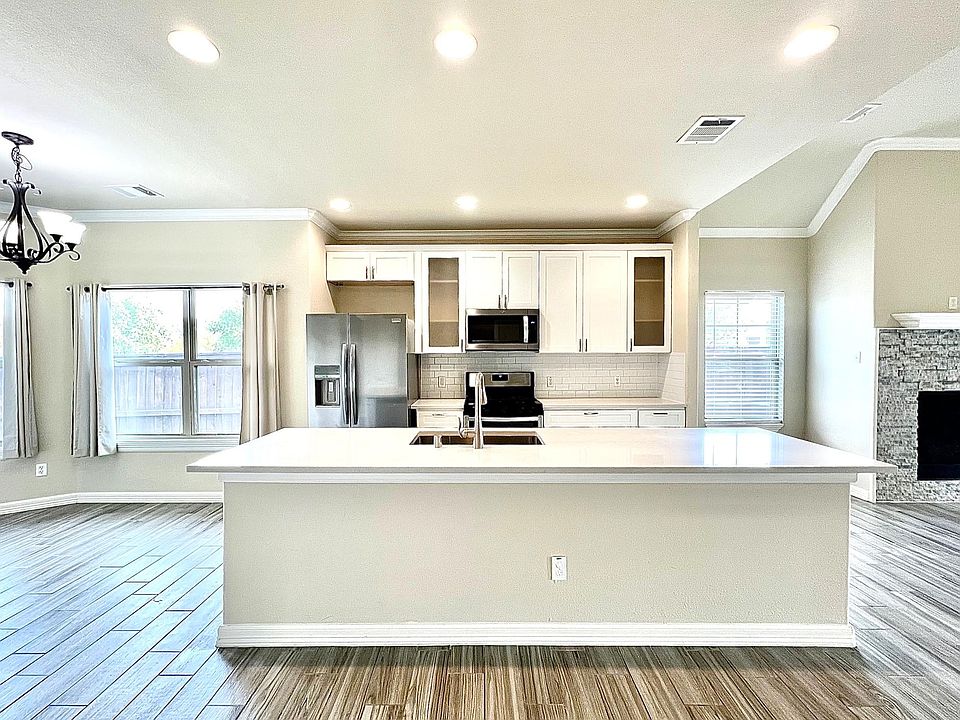 1st image of 707 Mulberry Ct