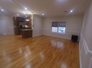 141 68th St APT 8, Guttenberg, NJ 07093
