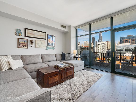 2nd image of 400 W Ontario St APT 1504