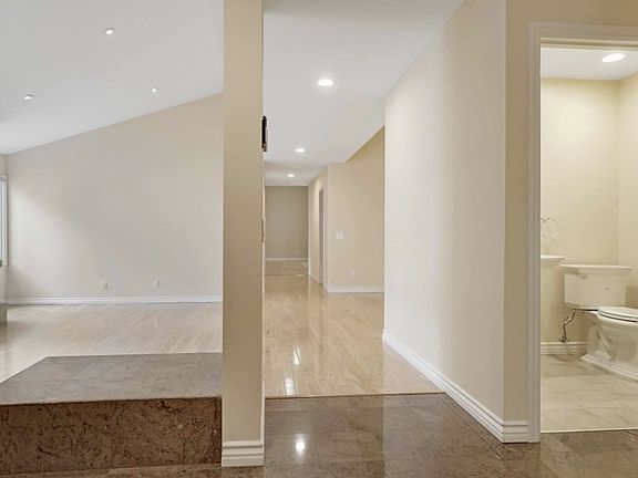 4th image of 2651 31st St