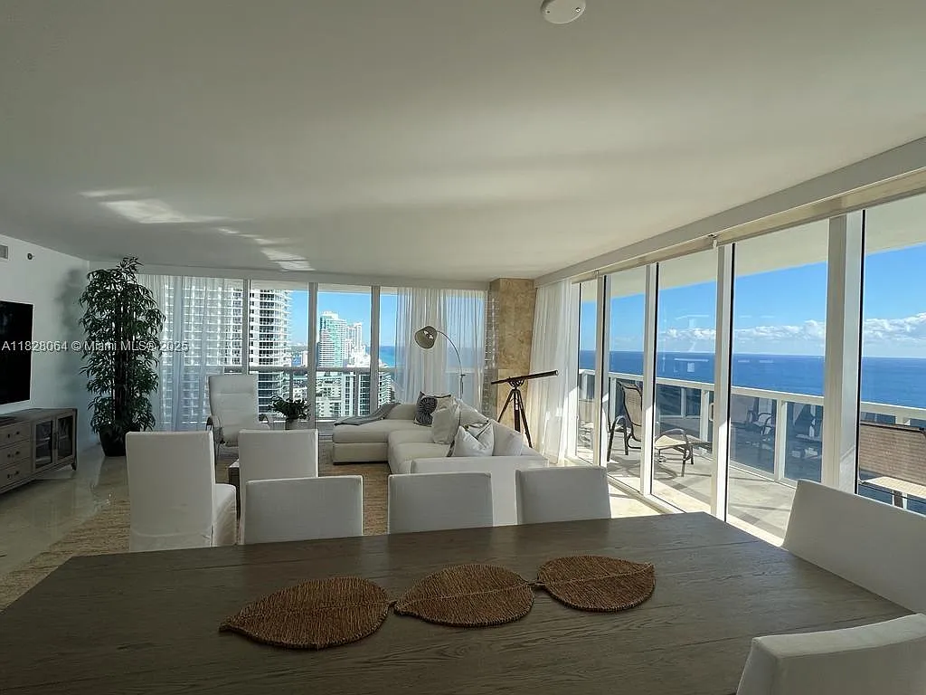 Beach Club Two Condo — Photo 2