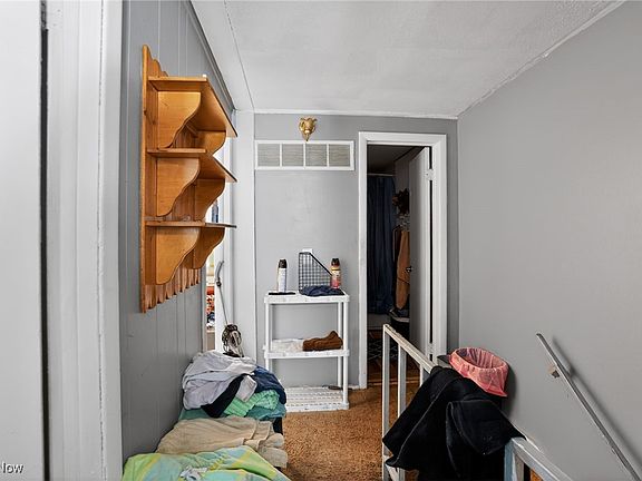5th image of 1651 Mentor Ave APT 212