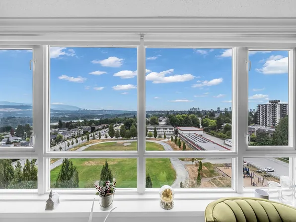 6055 Nelson Ave #1206, Burnaby, BC V5H 4L4