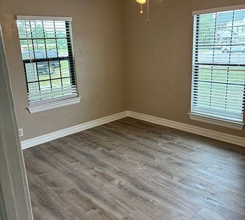 5th image of 5412 N Macarthur Blvd