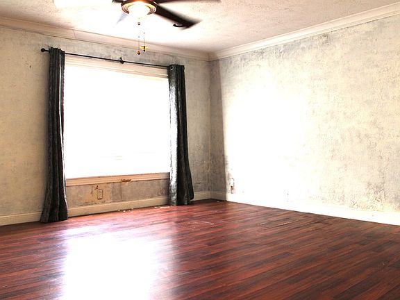 2nd image of 120 Hilldale Dr
