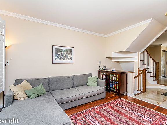 5th image of 216 West Village Point