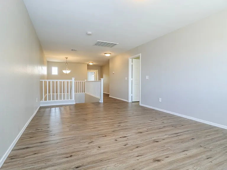 7412 S 37th Dr — Photo 9