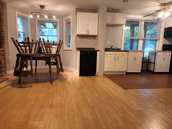 2nd image of 186 Auburn St #1