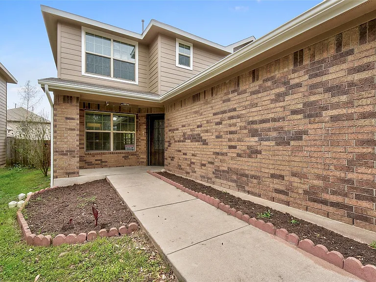 7201 Outfitter Dr — Photo 2