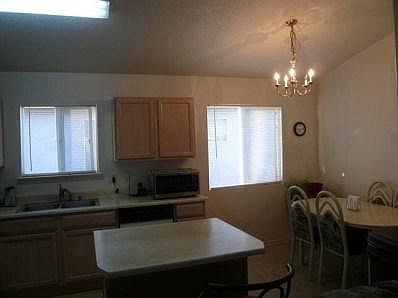 5th image of 316 Calle Amarillo SW