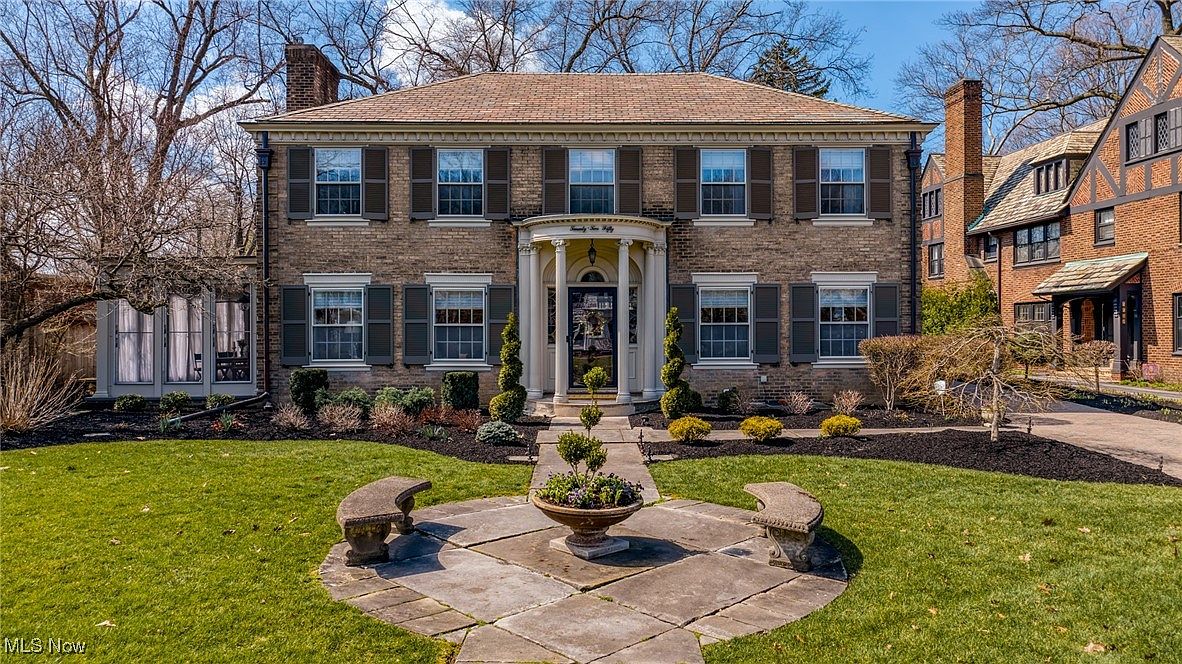 house on the hill ロンパース80 2250 Delamere Dr, Cleveland Heights, OH 44106 | Zillow