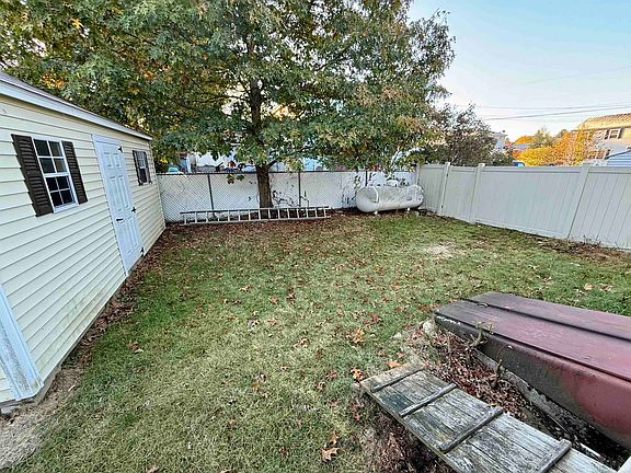 2nd image of 4L Norman Drive