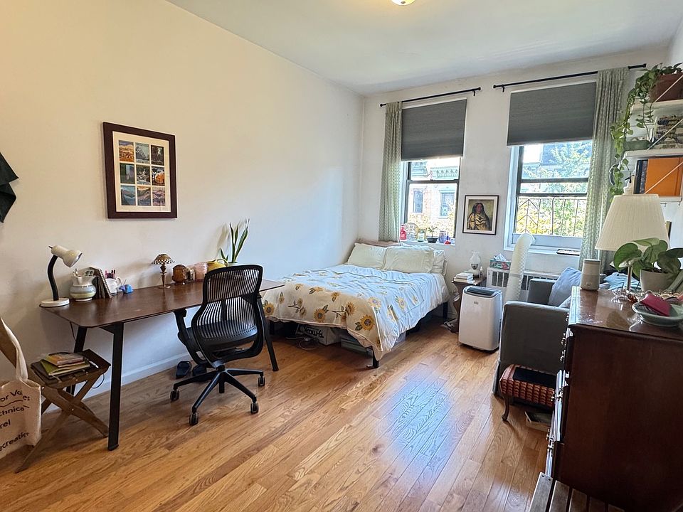 1st image of 52 Saint Marks Pl APT 5A