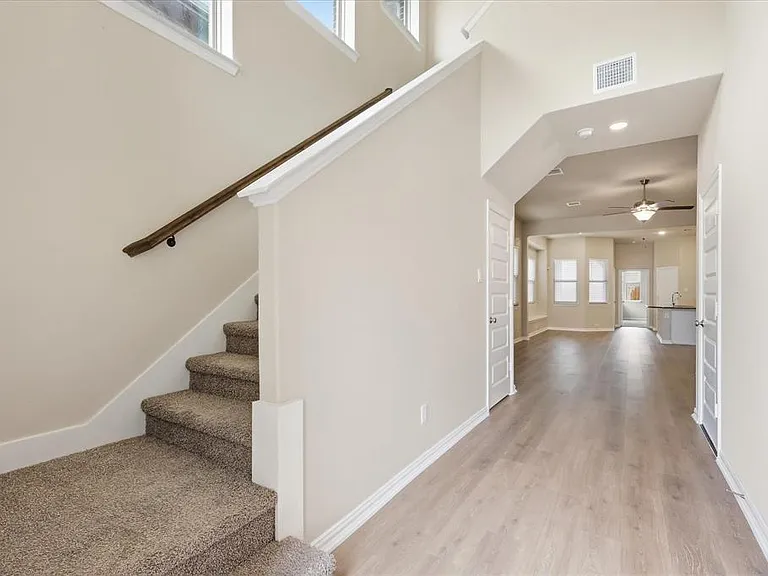 3916 Ford Dr — Photo 6