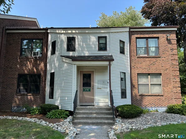 37 Wellington Drive #37, Farmington, CT 06032