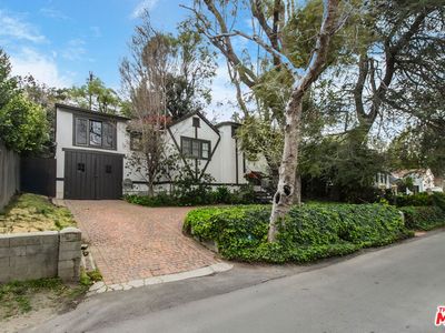 13384 Contour Dr, Sherman Oaks, CA, 91423