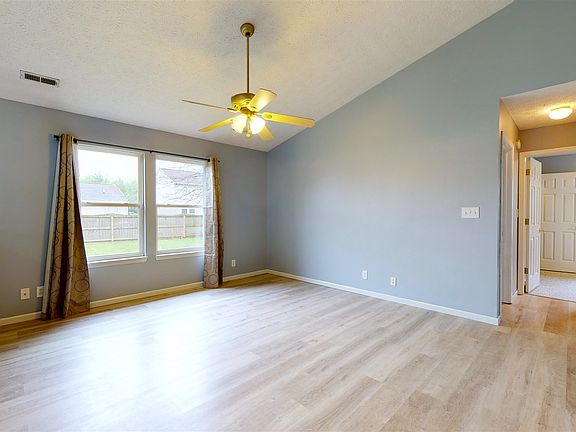 3rd image of 625 Braxton Dr N