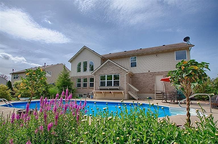 2nd image of 5868 Maxfli Ln