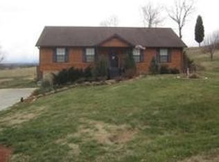925 Hilltop Ln, Kodak, TN 37764