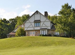 15 Tanglewood Rd, Belpre, OH 45714