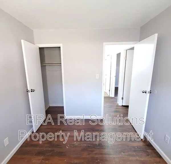1124 Olney Dr — Photo 10