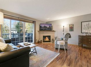 330 Gironde Ct, Woodbury, MN 55125