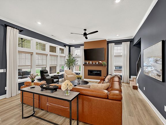 4th image of 1290 Chatham Hills Blvd