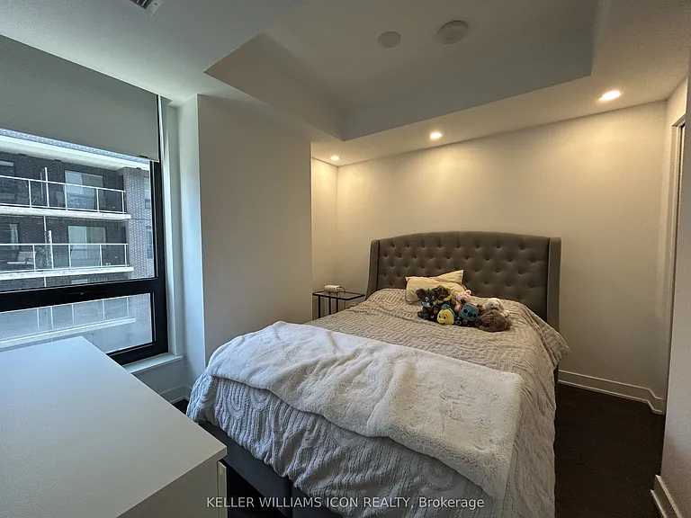 340 Queen St #810 — Photo 10