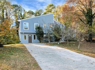 323 Old Rosser Rd, Stone Mountain, GA 30087